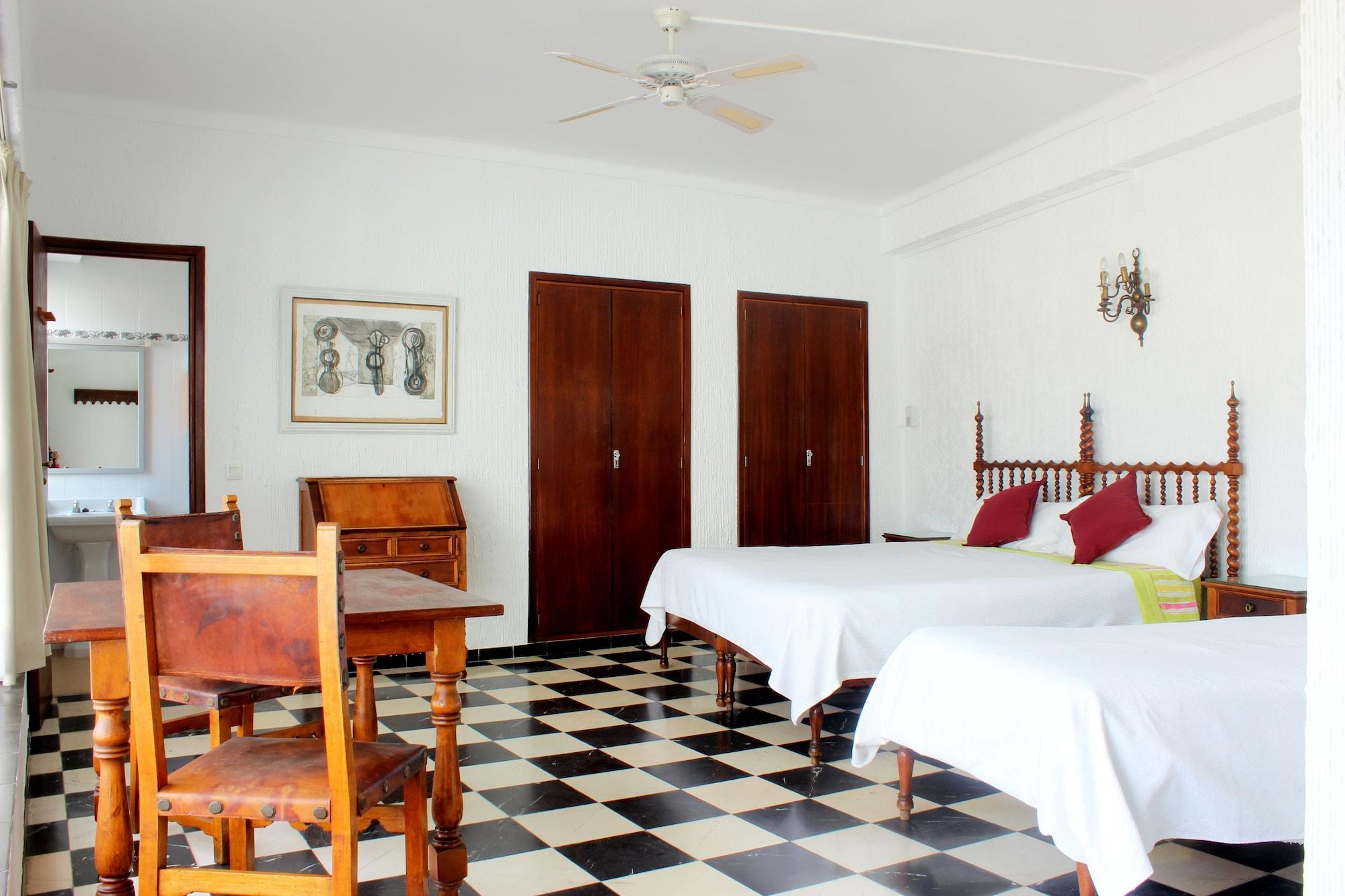 Hostal Cas Bombu Cala Ratjada  Buitenkant foto
