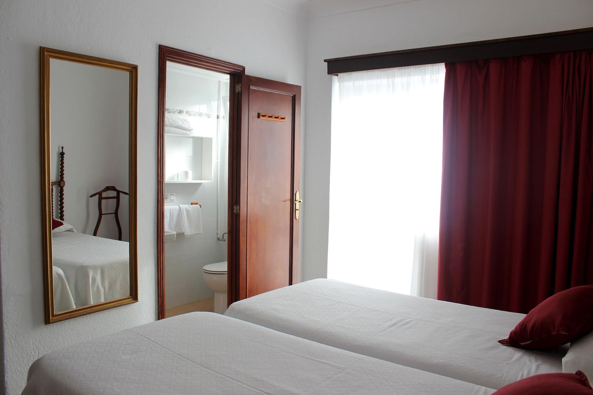 Hostal Cas Bombu Cala Ratjada  Buitenkant foto
