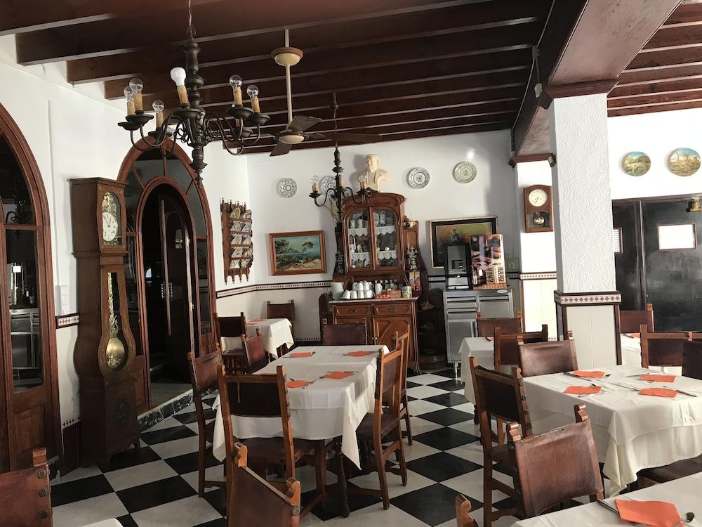 Hostal Cas Bombu Cala Ratjada  Buitenkant foto