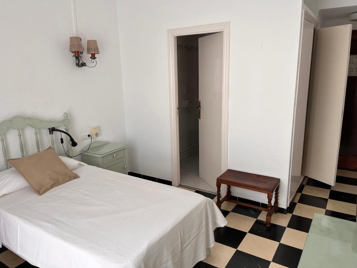 Hostal Cas Bombu Cala Ratjada  Buitenkant foto