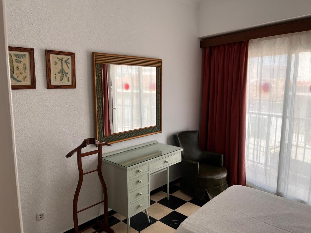 Hostal Cas Bombu Cala Ratjada  Buitenkant foto