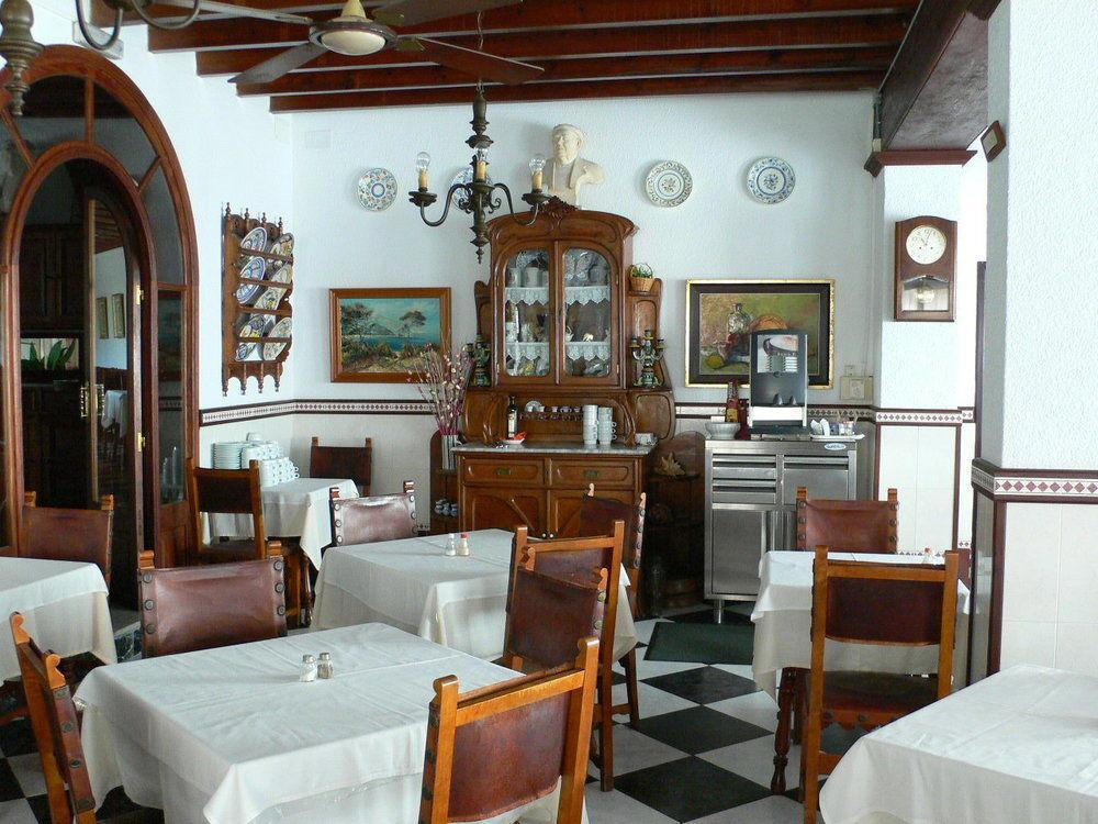 Hostal Cas Bombu Cala Ratjada  Buitenkant foto