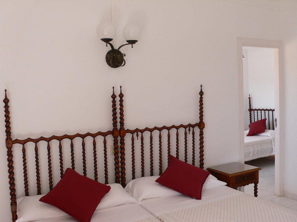 Hostal Cas Bombu Cala Ratjada  Buitenkant foto