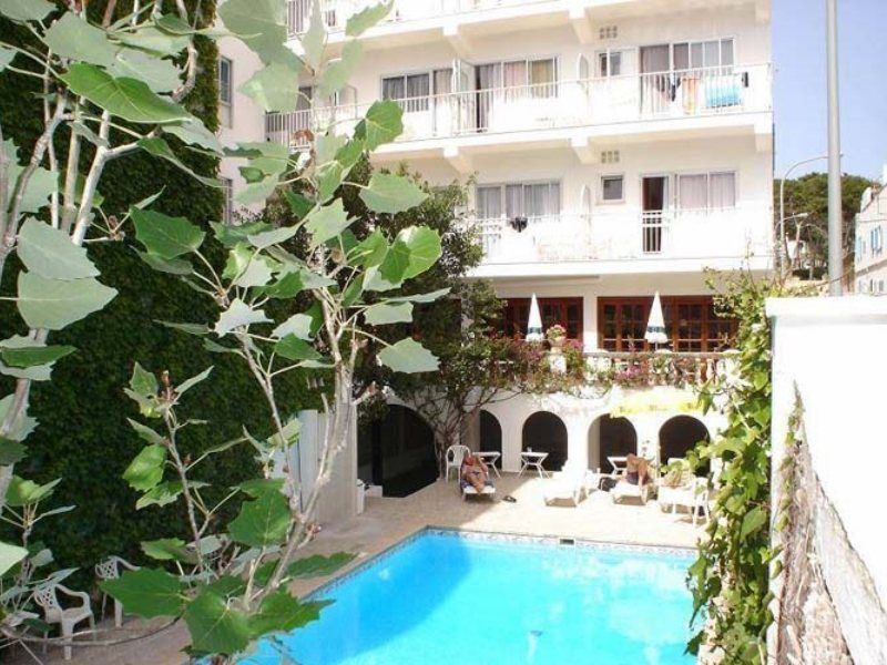 Hostal Cas Bombu Cala Ratjada  Buitenkant foto